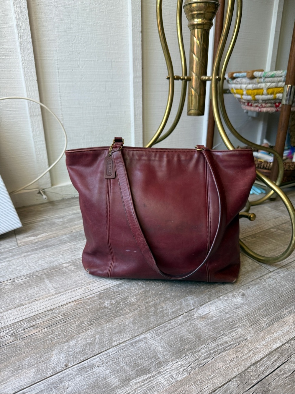 VTG Coach Light Tote | No. 4065 | Very Well  Loved | Wine | Late 80s - Early 90s - Picture 13 of 16